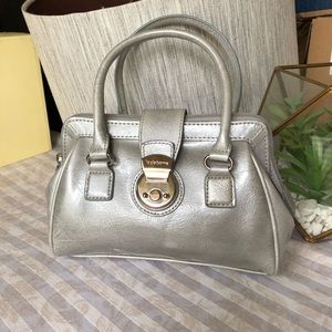 Liz Claiborne Silver-Grey
Faux leather hdmini bag
